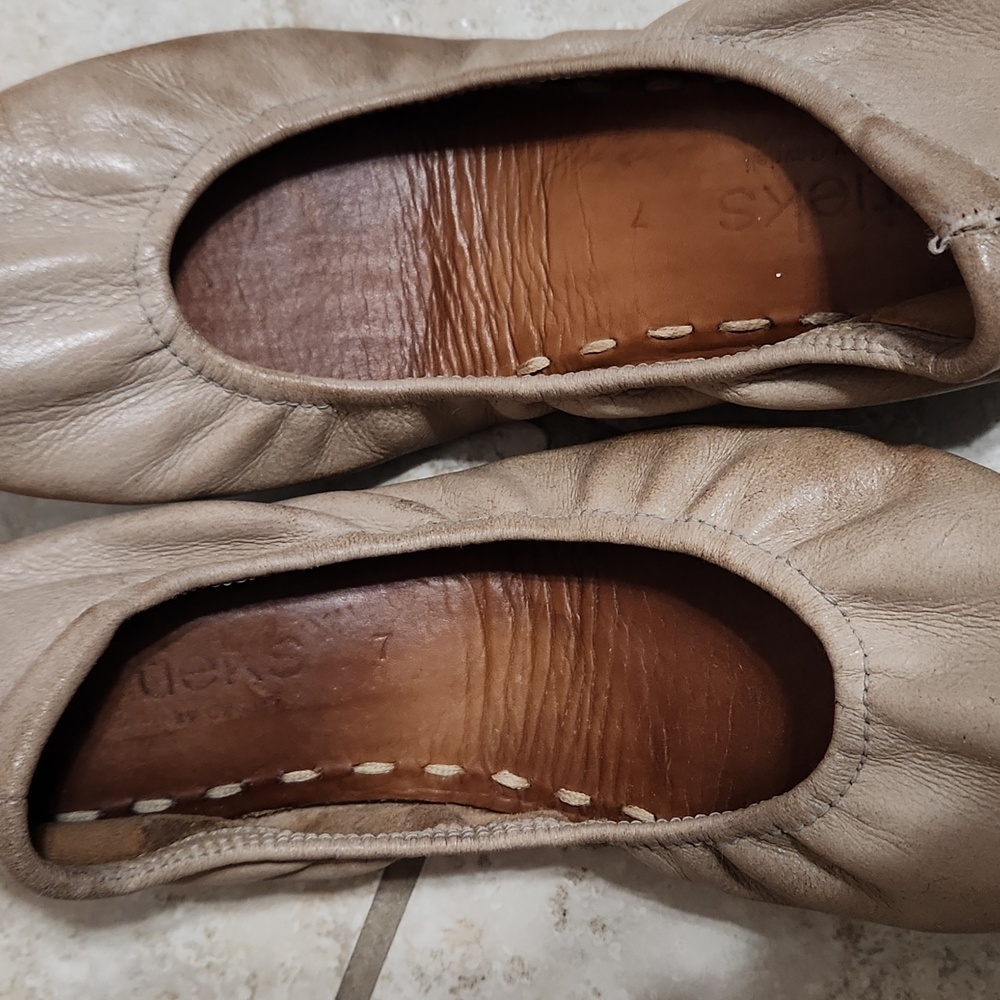 TIEKS flats Size 7 - Picture 9 of 10